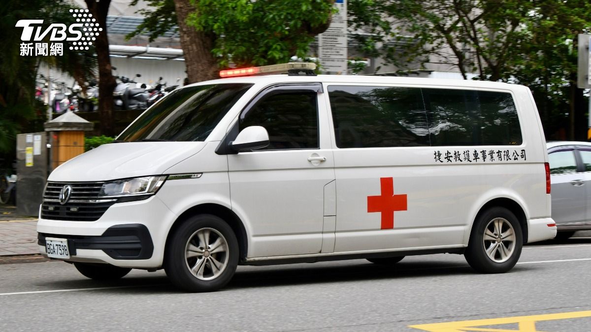快訊/新北某大學驚傳墜樓 女大生無生命跡象搶救中