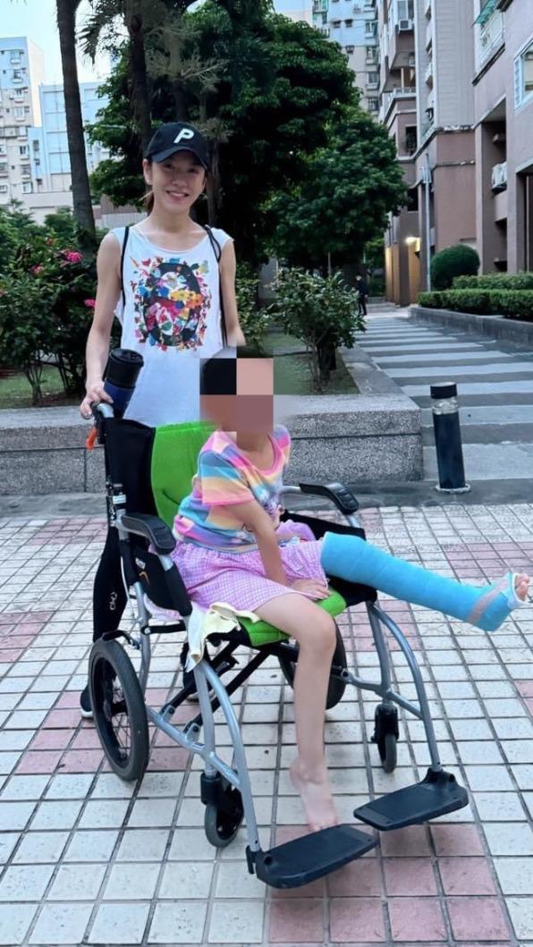 楊千霈對女兒喊話一起渡過難關。(圖/翻攝自楊千霈臉書)