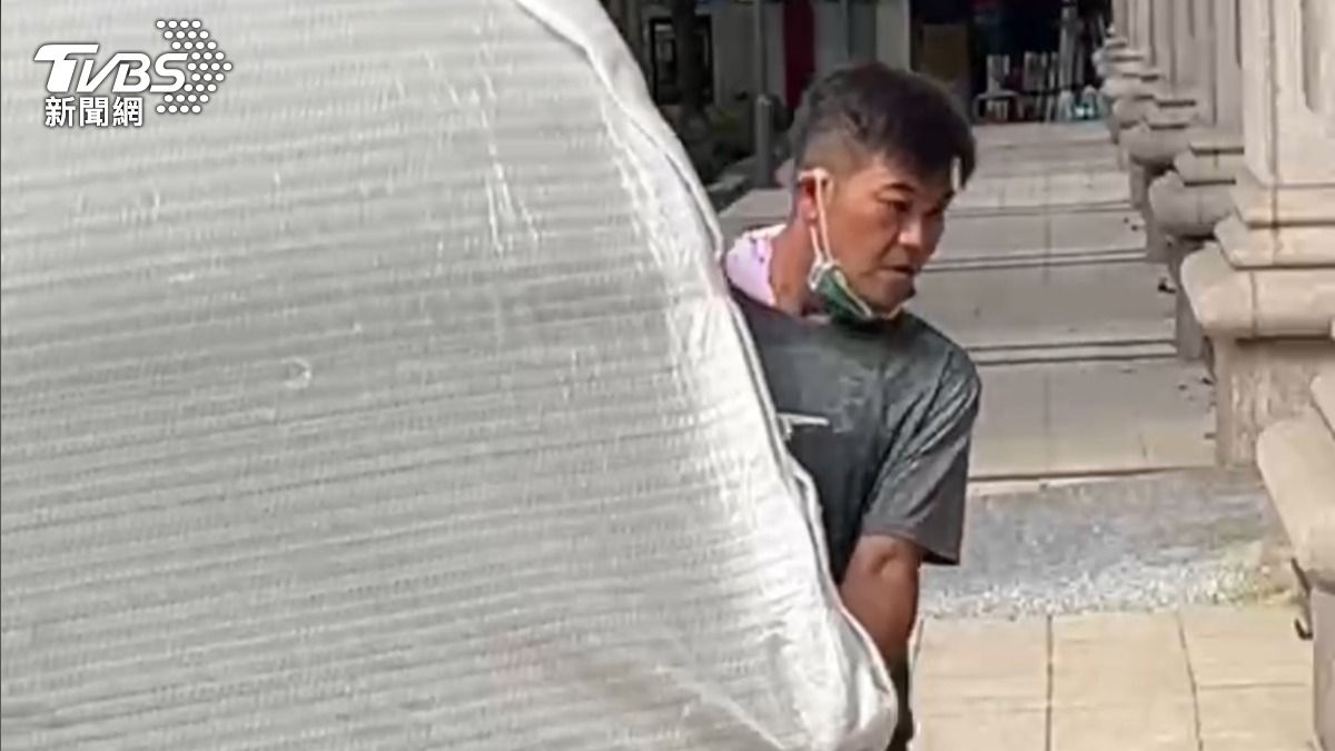 獨/馬國畢又有新工作!「社區搬家具」全被拍 親回:想多賺錢