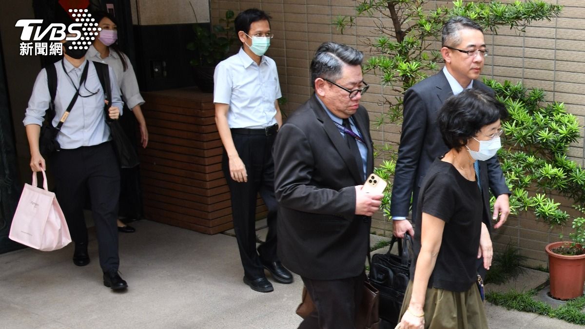 自行到案不受「24小時拘束」 柯文哲認搞車輪戰、疲勞轟炸想回家