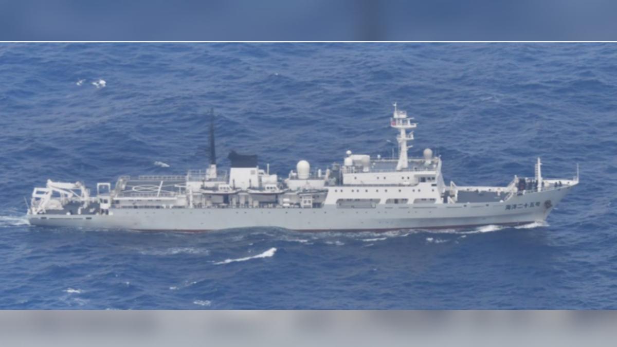 共機剛侵犯領空 日本防衛省:中國測量艦闖領海航行2小時
