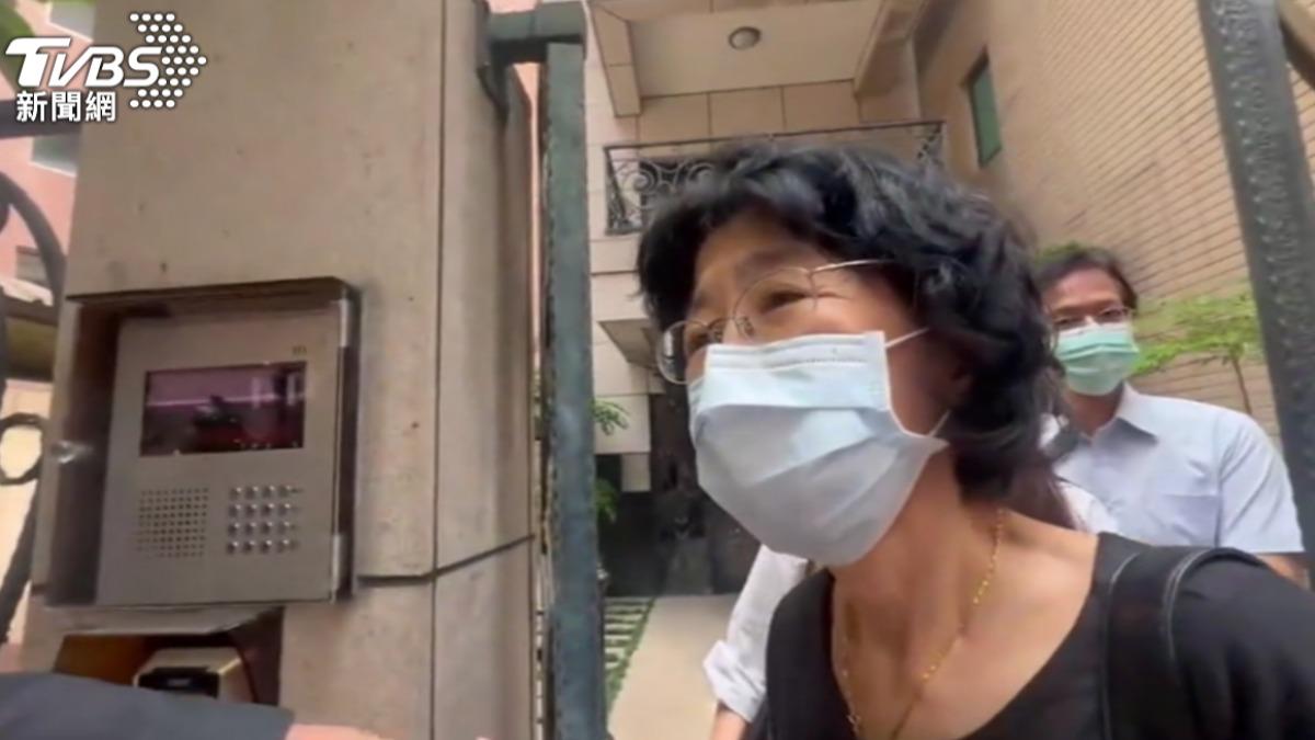傳陳佩琪ATM分批存錢 柯文哲前幕僚:「怎不大方到銀行存?」