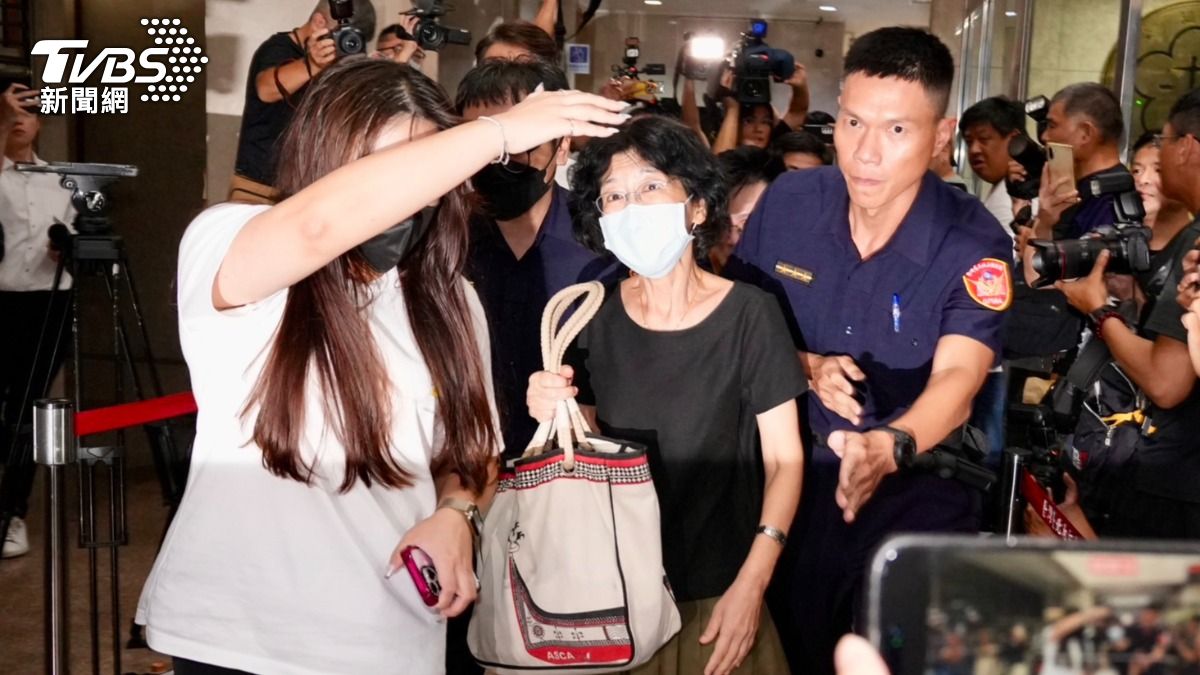 陳佩琪爆百萬分批存ATM　8家銀行「沒限額」一次可存完
