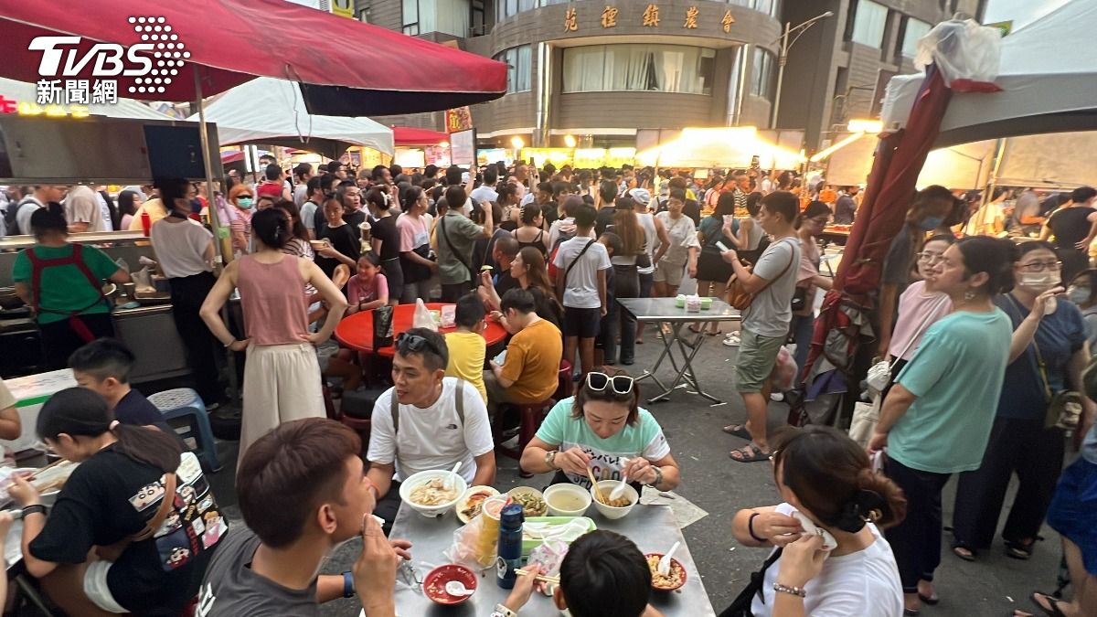 鬼門關夜市至今已有超過50年歷史,是苗栗苑裡的年度盛事。(圖/TVBS)