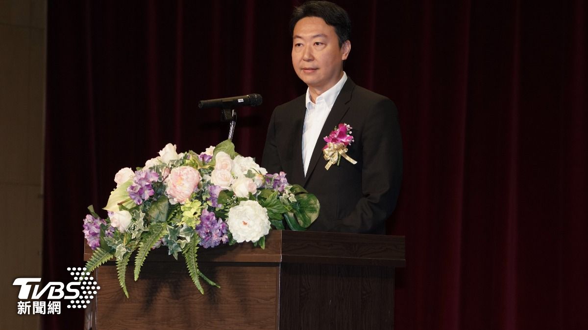 接交通部長遭疑沒專業 陳世凱自嘲大叔:非倚靠部長個人專業