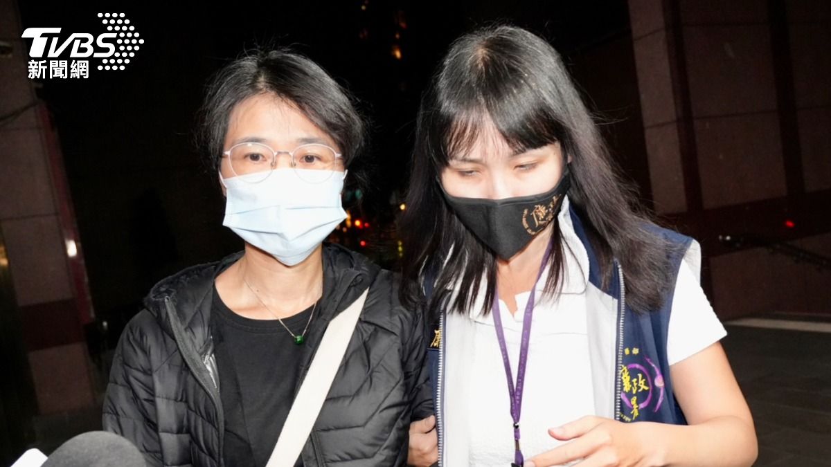 廉政署移送邵琇珮進北檢。（圖／區國強攝）