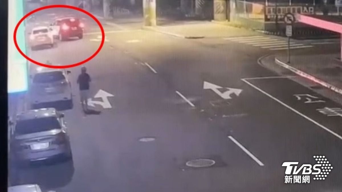 基隆毒緝犯拒檢撞警車!小黃司機慘被波及 警全力追捕中