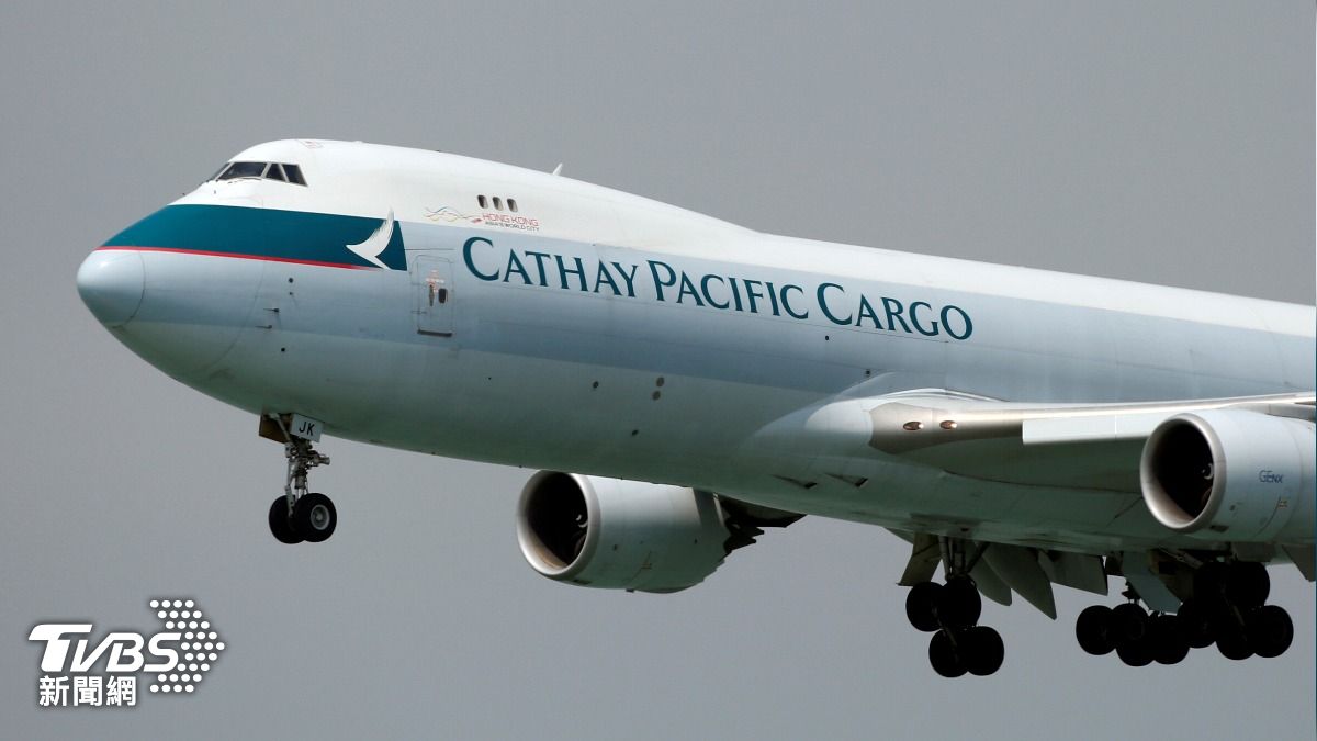 國泰航空9月2日在1架從香港飛往瑞士蘇黎世、編號CX383的A350客機上發現引擎零件故障。（示意圖／達志影像路透社）