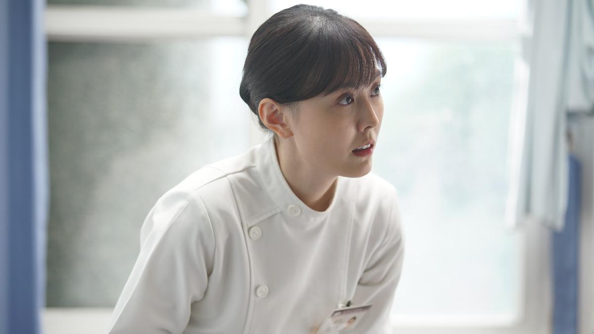 《在光裏的人》張晏塵再度演出護理師,坦言是去大埔找回自己。(圖/大愛電視提供)