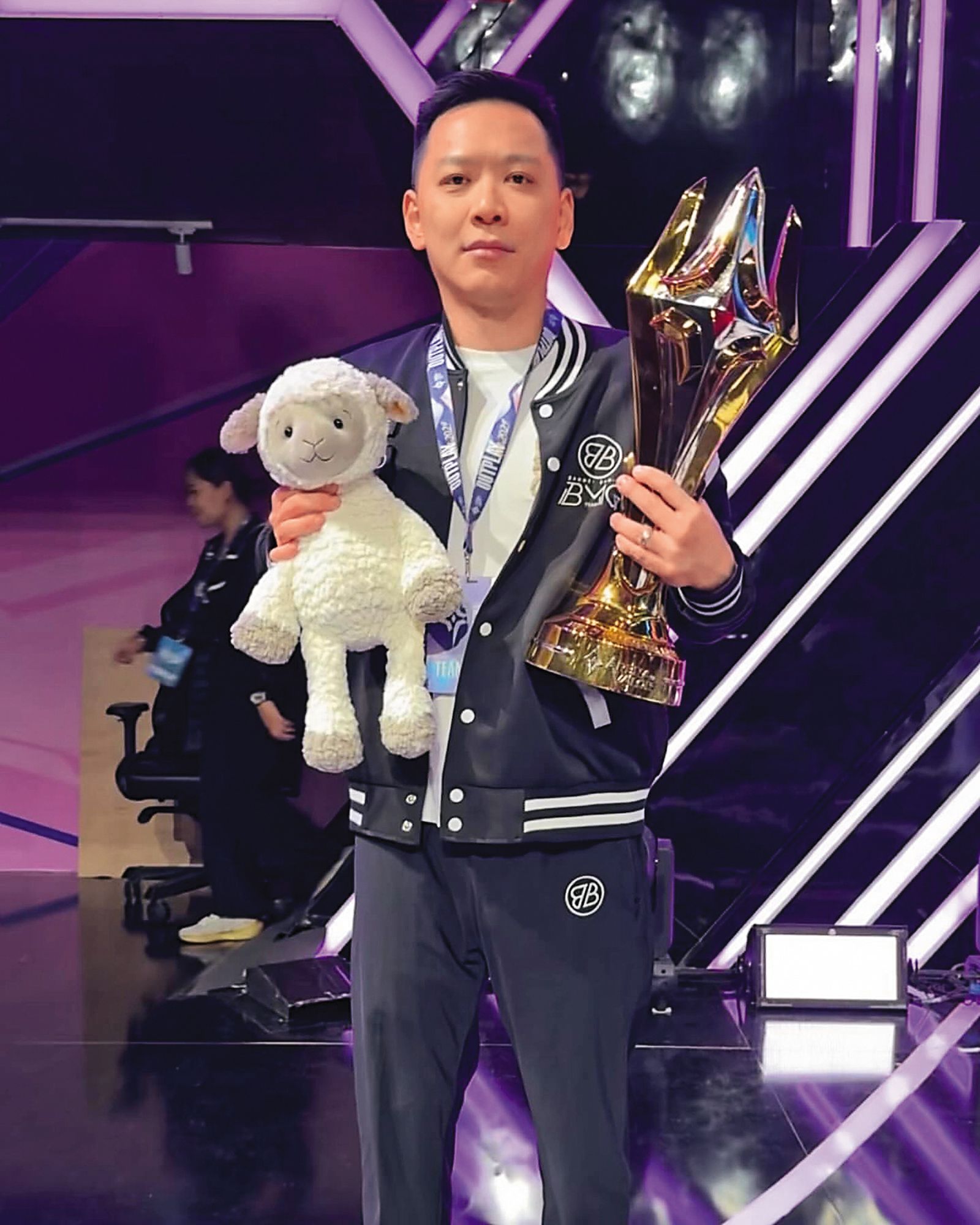 陳正豪綽號豪哥，掛名為天后闆妹有限公司董事長。（圖／翻攝自陳正豪IG）