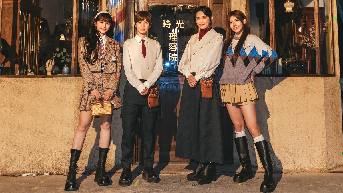琳誼(左)和小V(右)友情客串MV。(圖/相映國際提供)