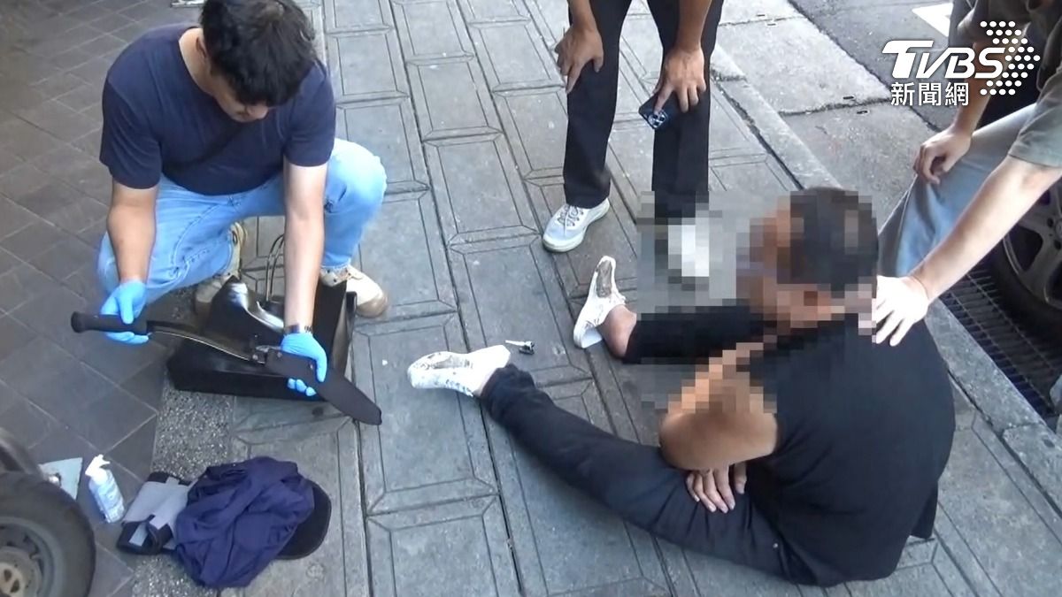 前科累累!無業男缺錢先偷車再持刀搶路人 1萬贓款秒花光