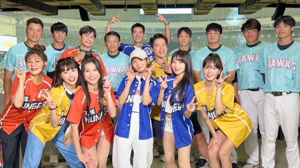 王彩樺開撩「姐姐教你」他臉脹紅! 2女主持人站C位遭嗆企圖明顯