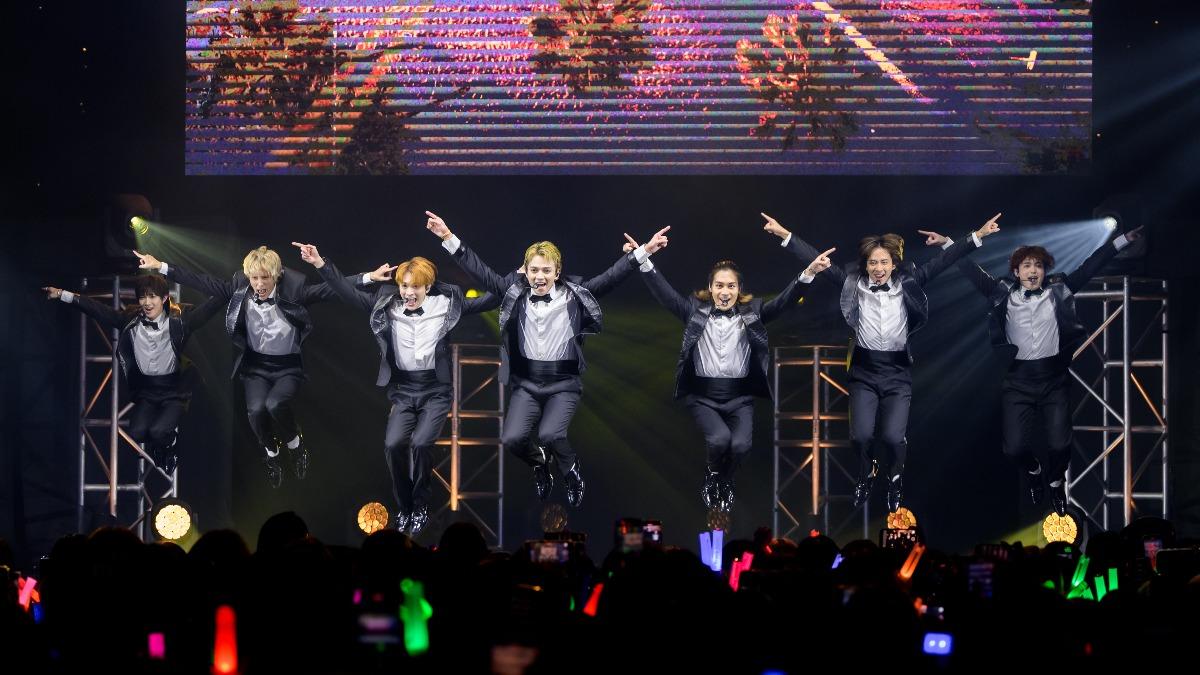 才跳8蹲!Travis Japan全員累癱倒地 「火鍋湯底加蔥蒜」超台味