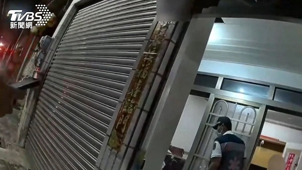 高雄9旬老父親家中跌倒!兒靠「遠端監視器」發現 報警救命