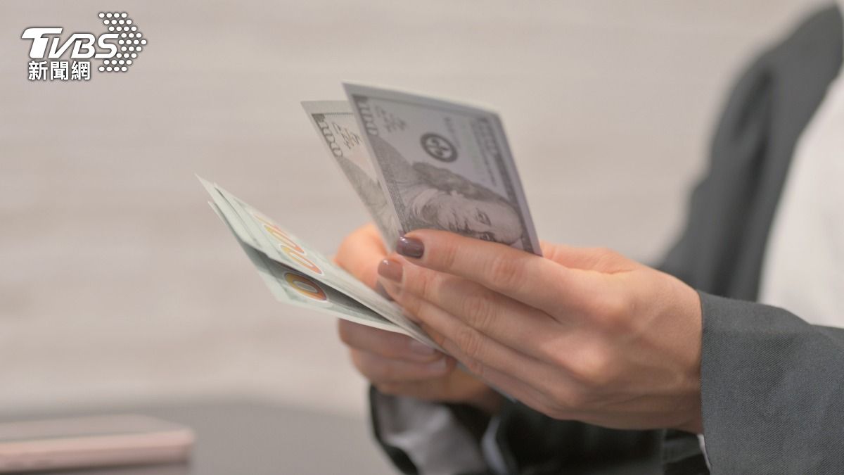 金的男友每次到她家過夜時，都需要支付50美元（約新台幣1600元）的過夜費。（示意圖／達志影像shutterstock）