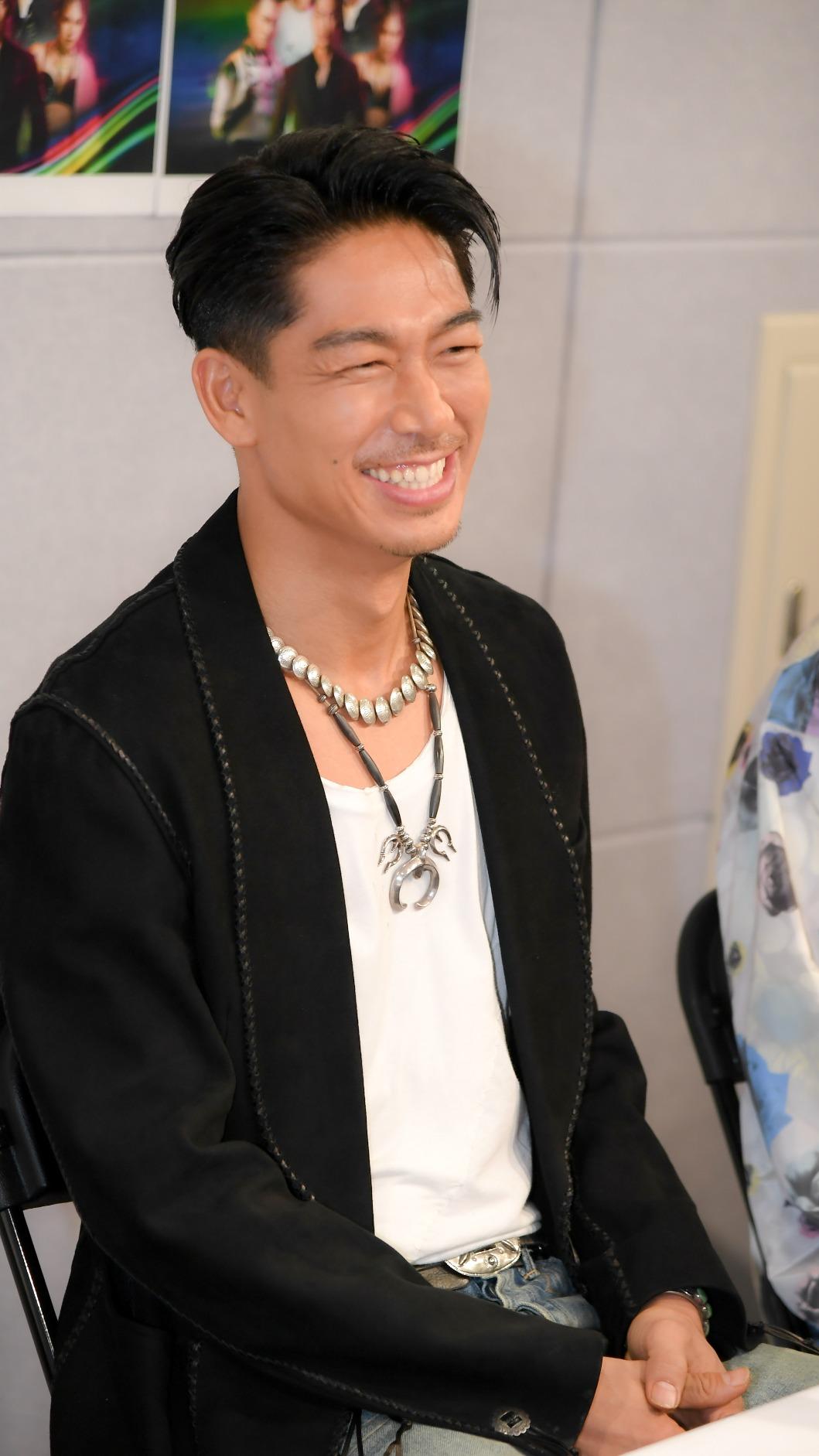 AKIRA相當暖心。(圖/三立提供)