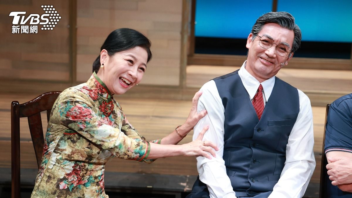 伊正(右)、方文琳飾演夫妻。(圖/翻攝自方文琳IG)