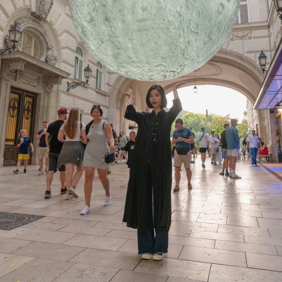 喬喬開心分享歐洲美景,並大啖當地美食。(圖/翻攝喬喬臉書)