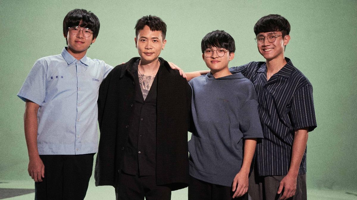 蕭秉治找來3位演員詮釋他不同階段的狀態。(圖/相信音樂提供)