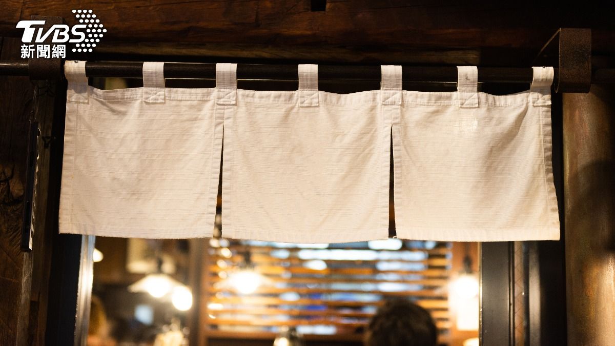 日本壽司最早用手吃!內行揭傳說:店家「門簾越髒」越好吃