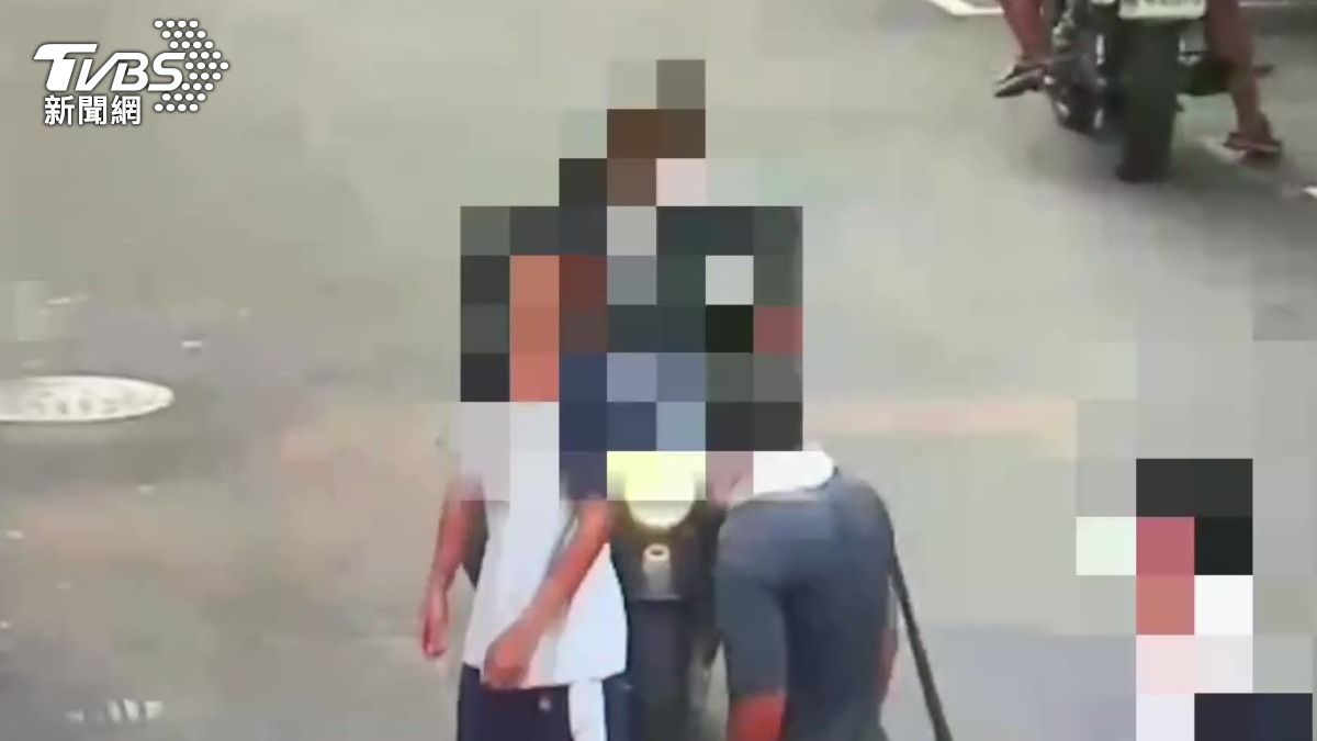 恐怖!高中生遭陌生阿伯尾隨 手拿螺絲起子追逐咆哮