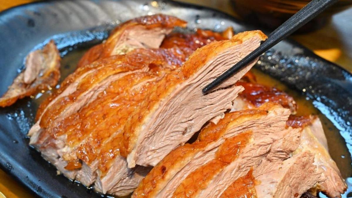 帶點粉嫩的鵝肉嚼起來帶有微甜肉汁，單吃就不錯。（圖／糖糖's 享食生活提供）