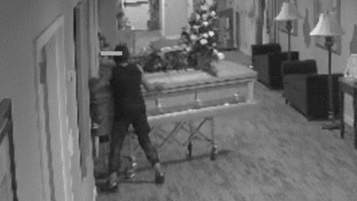 她喝酒斷片闖殯儀館「偷棺材」!遺體滾出趴路上 路人目睹嚇瘋