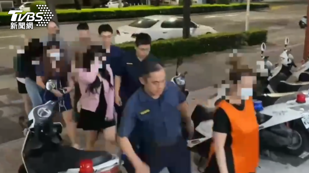 新興分局指出相關店家都已由法院裁處勒令歇業並廢止營登。(圖/TVBS)