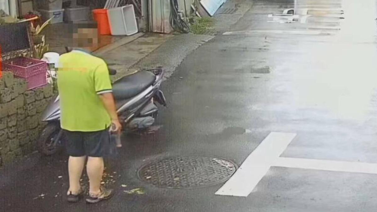 台南7旬老闆「辣椒槍尋仇」!不爽員工頂嘴 滿街追逐教訓