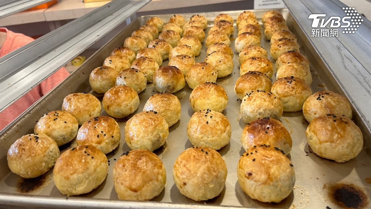 蛋黃酥是中秋節熱門商品。(圖/陳祁攝)