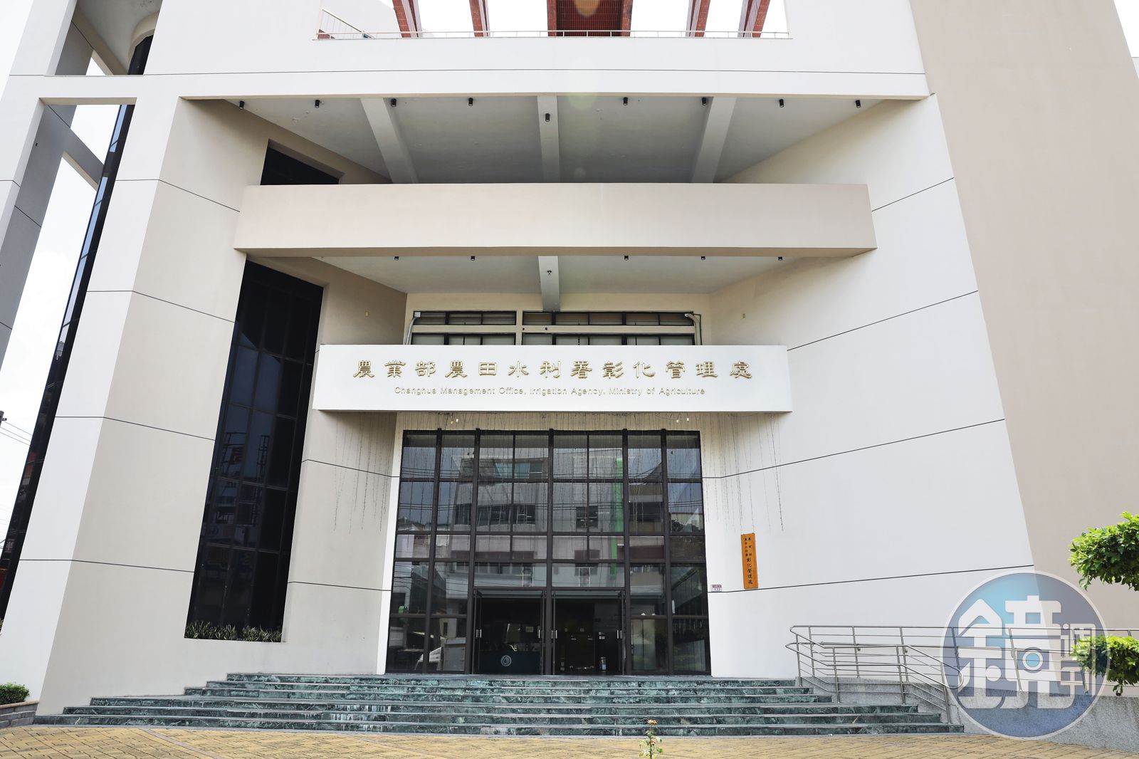 彰化管理處(圖)宴請小組長當天,幾乎所有員工都去蹭飯蹭酒。(圖/鏡週刊)