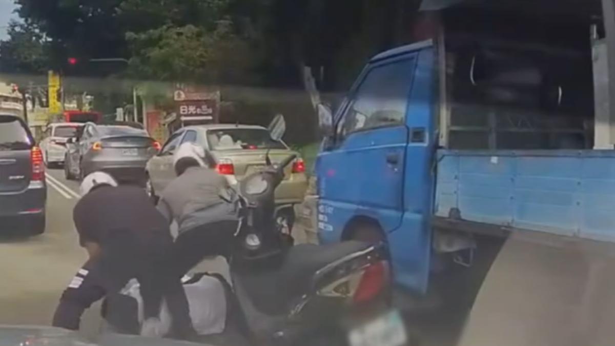 圖/翻攝自 八卦村 - 行車紀錄器影片上傳中心