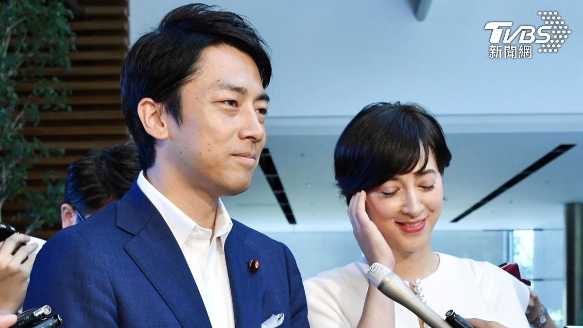 小泉進次郎（左）和瀧川克莉絲汀（右）2019年結婚，目前育有1對兒女。（圖／達志影像路透社）