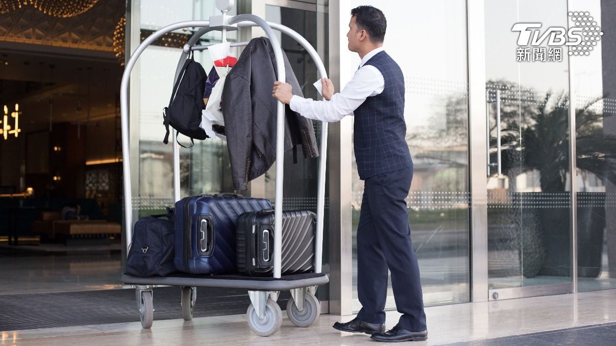 飯店行李推車客人來說相當重要。(示意圖／達志影像Shutterstock)