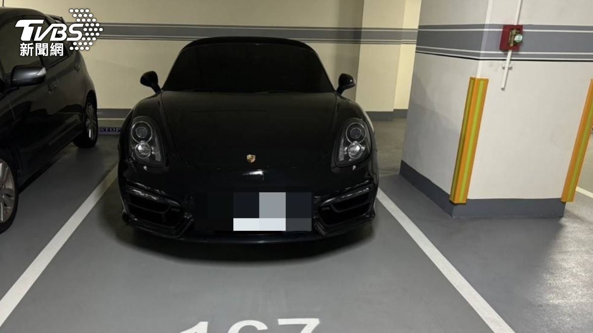 327萬保時捷跑車霸停巷內!酒駕被扣掛假牌 車主:蝦皮買的