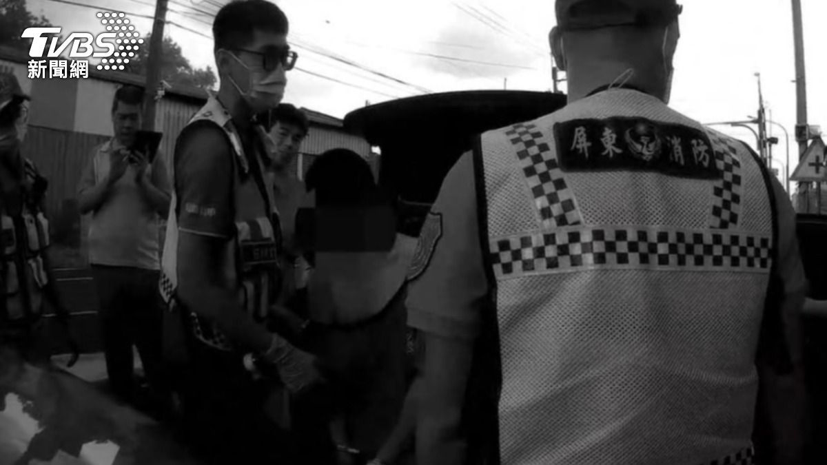 高雄停車場深夜驚傳當街擄人案，警方立即出動追查。（圖／TVBS）