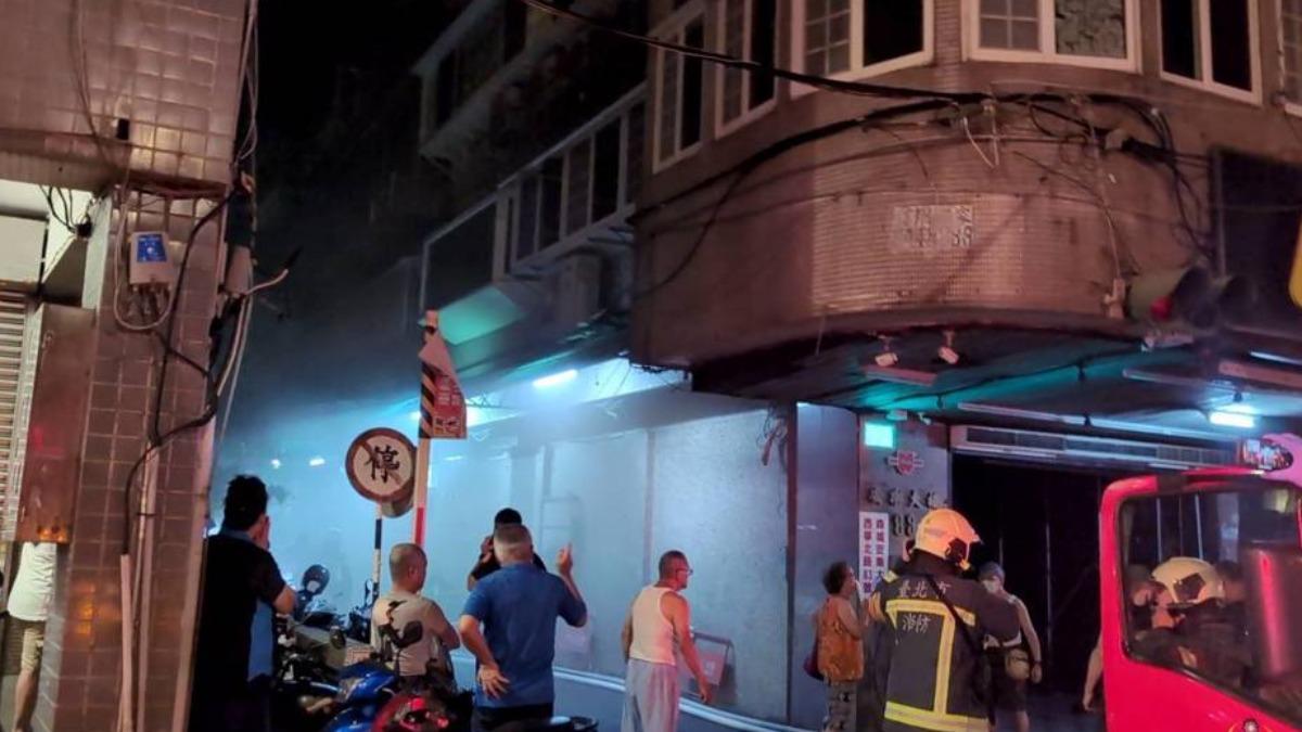 北市12層住商大樓暗夜火警 4樓倉庫中藥材全燒光