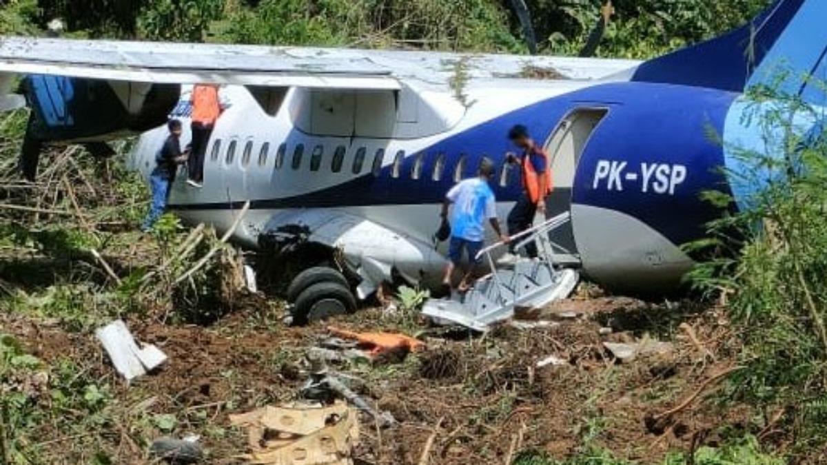 飛機失控、撞毀在樹林後只有數名乘客受到輕傷，沒有任何人死亡。（圖／翻攝自X@SaveTheAviation）