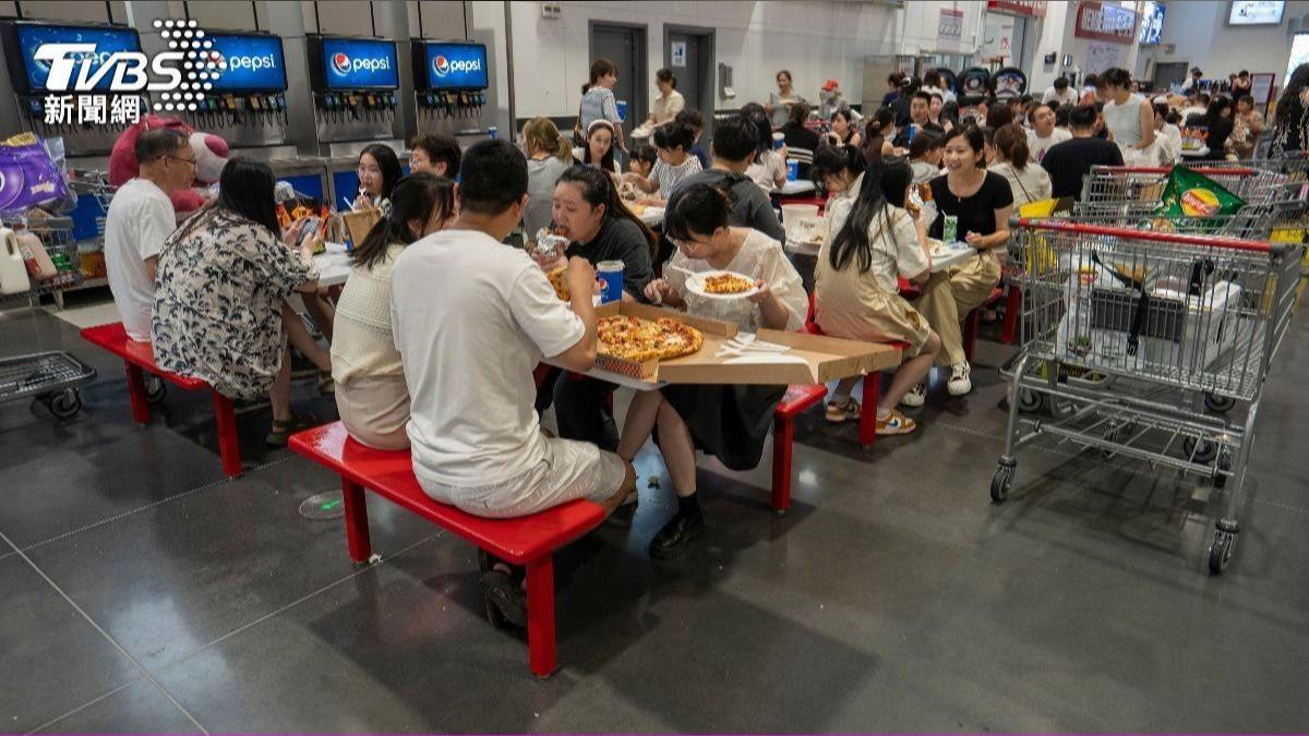 肖貪男自帶空瓶狂裝!會員憂「飲料自助」恐取消 好市多回應了