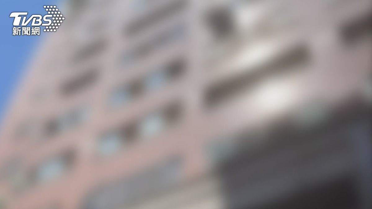 陳男疑似和女友在玩情趣遊戲。（圖／TVBS）