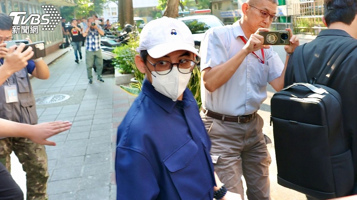 黃子佼們「80位高級會員」起底！400張搜索票抄了　女檢再出手