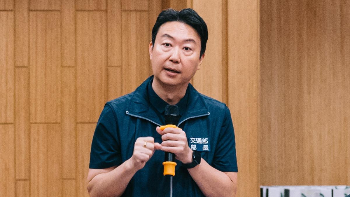 交通部長陳世凱親至花蓮跟業者座談。（圖／交通部提供）