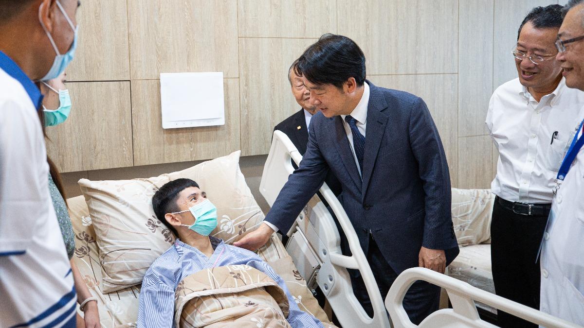 賴清德感謝謝姓上尉保家衛國。（圖／總統府提供）