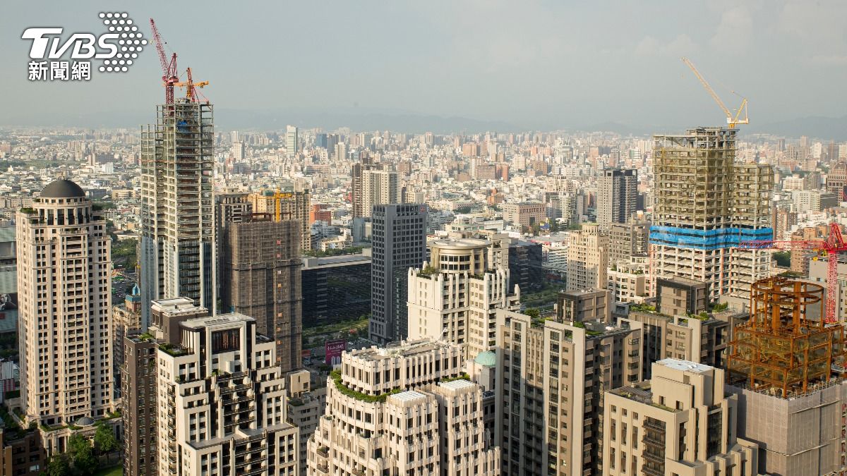 前景不明!房市利空消息多 房仲、建商家數放緩擴張