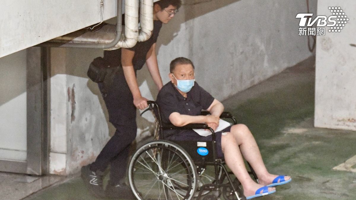 沈慶京三度戒護就醫!這次「情況不妙」需住院觀察
