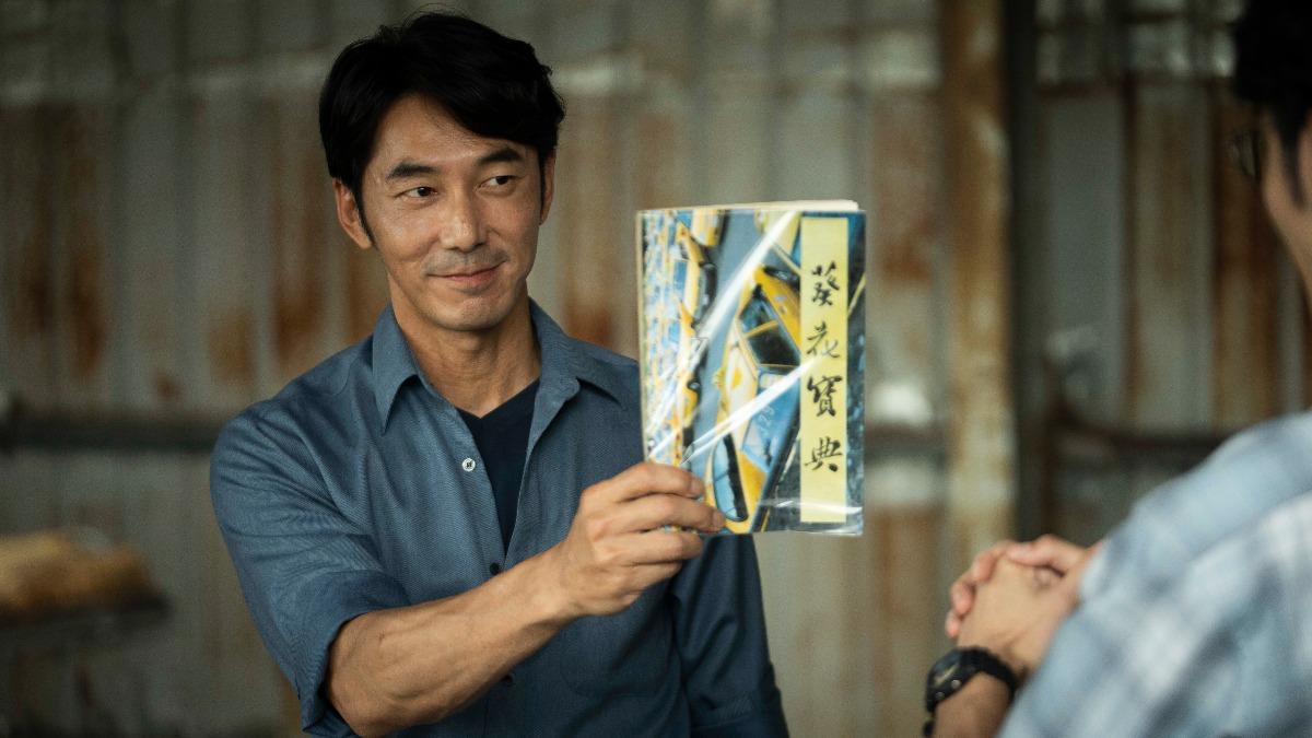 《華麗計程車行》李李仁劇中飾演司機、駕訓班教練。(圖/LINE TV、華視提供)