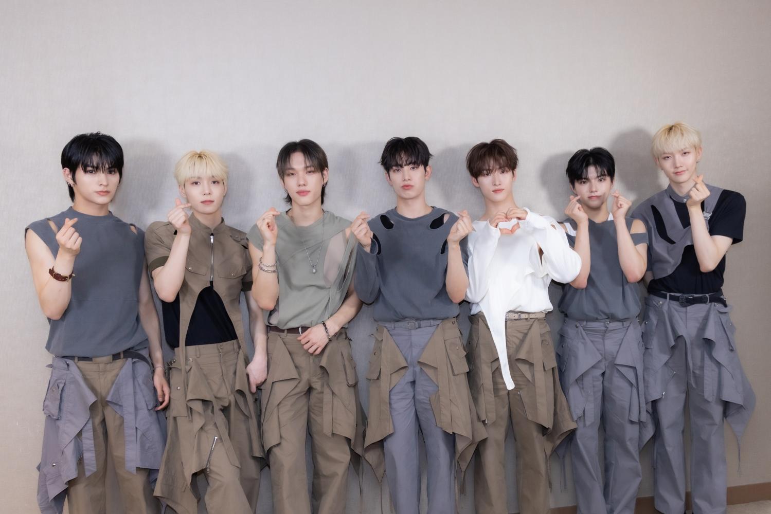 左起為Masami、Minje、Xayden、Kunho、Youmin、ON:N、Hyunbin。(圖/COME ON JKSSP提供)
