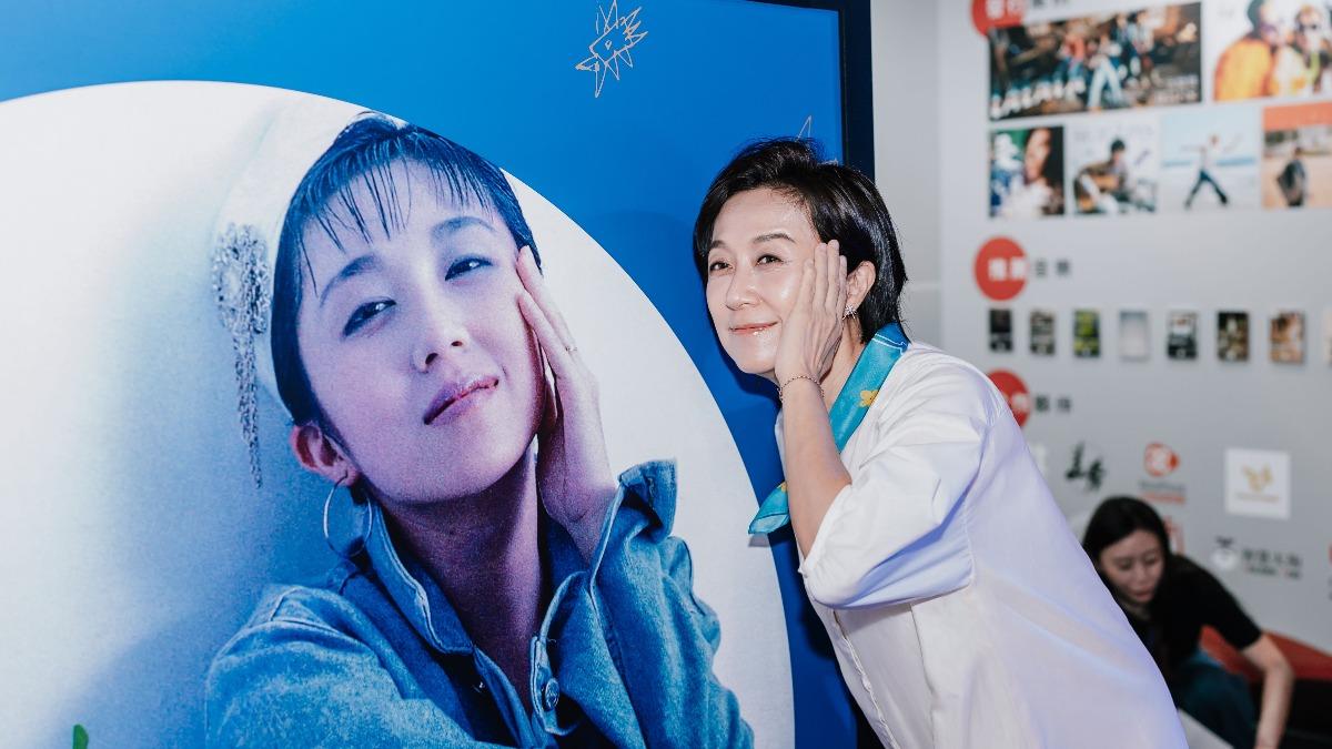 北流董事長黃韻玲與TMEX滾石展區合影。(圖/北流提供)