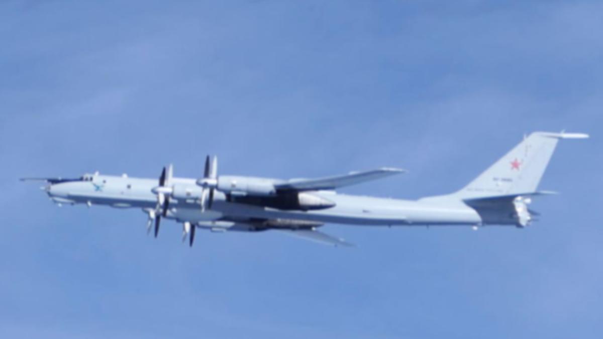 俄羅斯2軍機「突繞日本一周」飛行 自衛隊戰機急升空